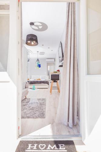 Apartments Summer Romance 5