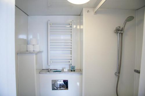 Caledonian Studio Flats - image 6