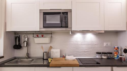 Rental in Rome Trastevere White - image 8