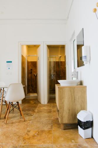 Ванна кімната, Inhawi Boutique Hostel in Сліма