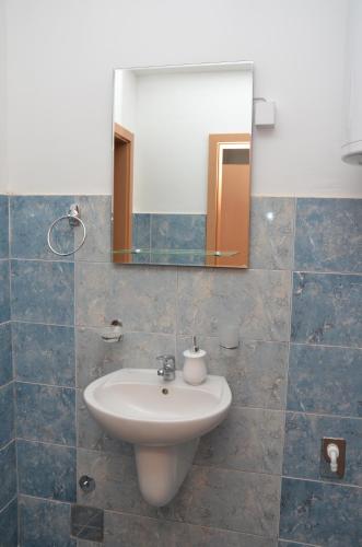 Apartment Kraljica - image 4