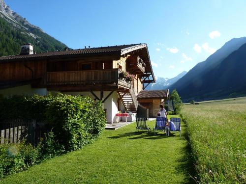 花園, Conny's Ferienwohnungen in 格施尼茨