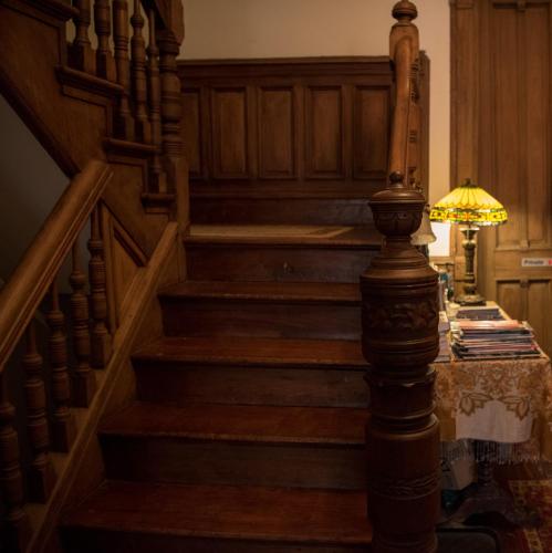 Poitier - Large Double Room room in Harlem Grand