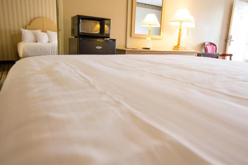 Anaheim Carriage Inn Room Type - Family Two-Bedroom - Non-Smoking
