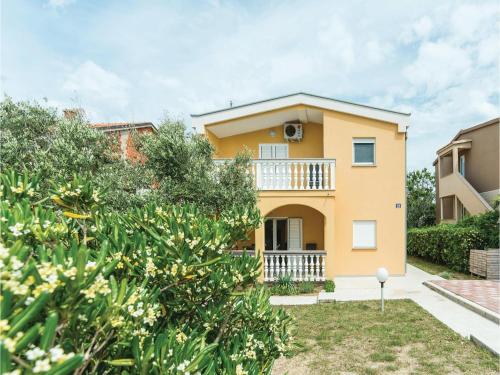  Two-Bedroom Apartment in Povljana in Povljana