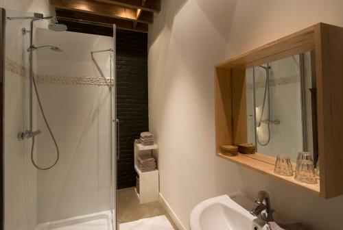 Double Room image 8