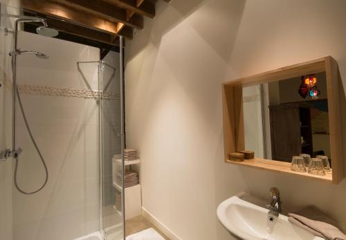 Double Room image 4