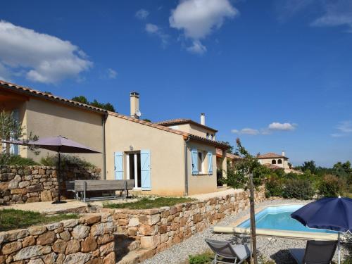 Lovely villa in Joyeuse with private swimming pool gîte à louer Vernon