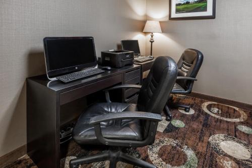 Baymont by Wyndham Gaylord in Gaylord, USA
