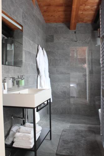 Crocus Apartments - image 3