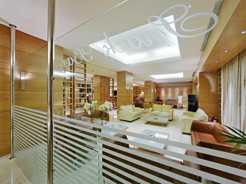 Athineon Hotel - main image