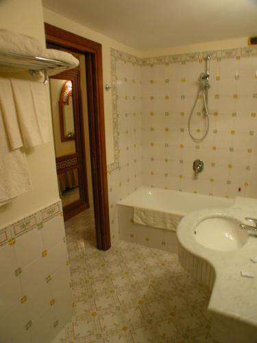 Hotel Villa Igea - Photo 2