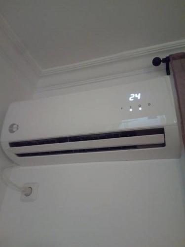 Comfortable inexpensive apartmets near metro, Athens (photo 10)