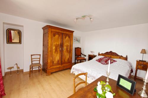 1 queen bed