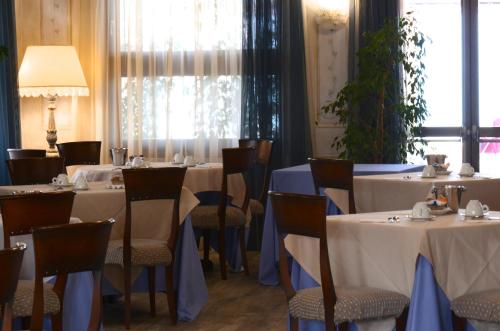 Hotel Lugana Parco Al Lago - image 12