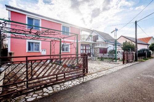  Apartment Riky in Gornji Karin