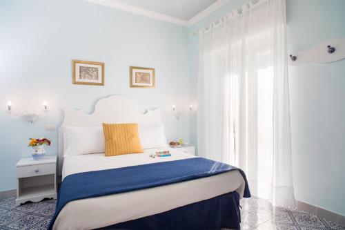 涅斐勒酒店 (Hotel Villa Nefele) in 賈爾迪尼奈克索斯市中心