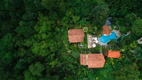 Si Como No Resort, Spa And Wildlife Refuge — hotel in Manuel Antonio National Park, Quepos CR, 10305
