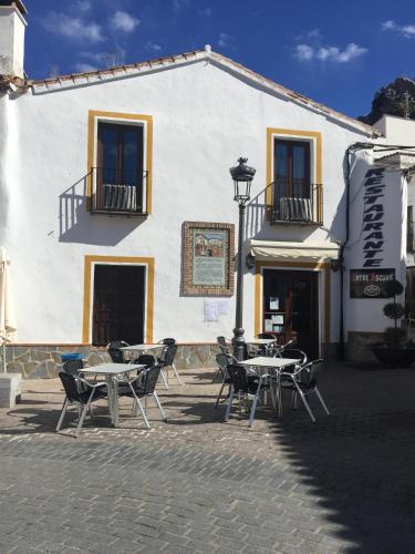 Restorāns, Disfruta De Nuestra Casa En Un Entorno Natural in Montejakve