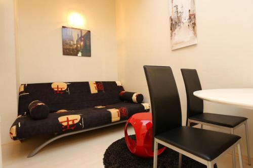 Three-Bedroom Apartment with Balcony and Sea View room in Apartments with parking space Stanici Omis - 10324