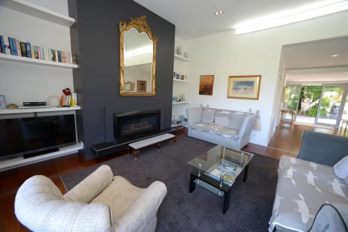 Akaroa Delight - Akaroa Holiday Home