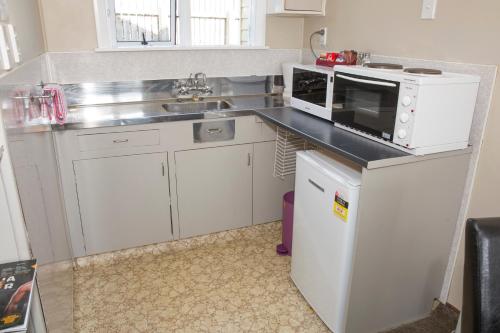 2 bedrooms, 5 beds