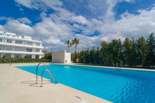 A környék, Belaire 4 bedroom apartment in Bel-Air