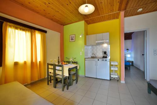 Mythos- Platanias- Hotel -Apts - main image