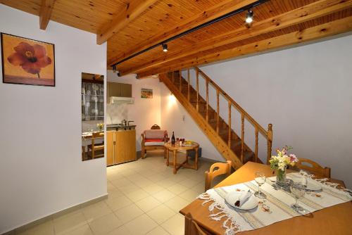 Mythos- Platanias- Hotel -Apts - image 2
