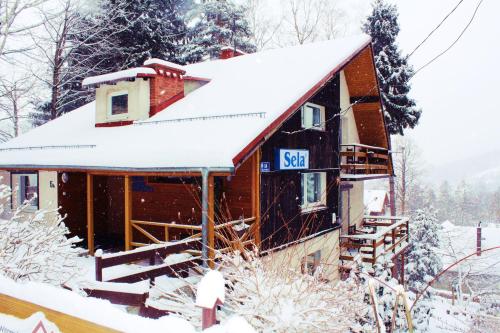 Sela, Карпач