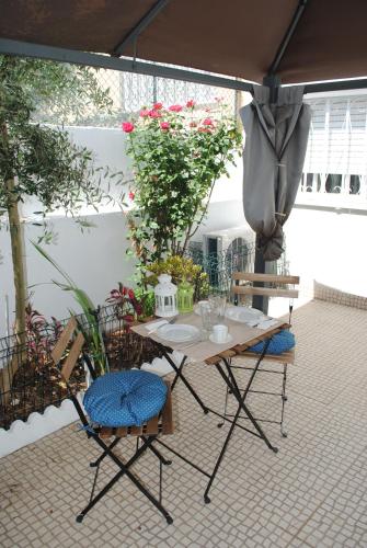  Linda a Velha Apartment with private backyard in Linda-a-Velha
