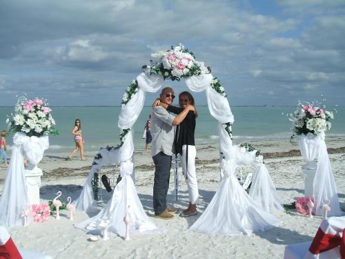 Manatee Bay Inn - image 2