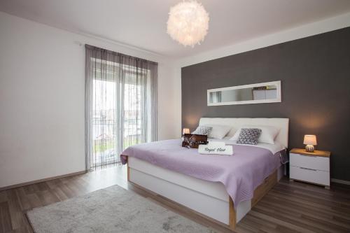 Royal View Apartment 5