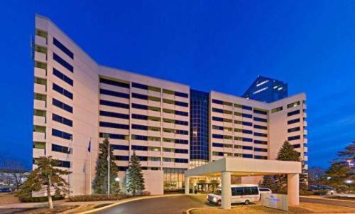 Hilton Suites Chicago/Oakbrook Terrace - Hotel