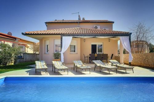 Four-Bedroom Holiday Home