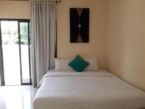 Classic home Located in Bang Thao, Classic home is a perfect starting point from which to explore Phuket. Both business travelers and tourists can enjoy the propertys facilities and services. Service-minded staff