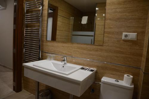 Hotel Escudero - image 4
