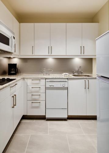 Hotel 2170 Lincoln – Montreal