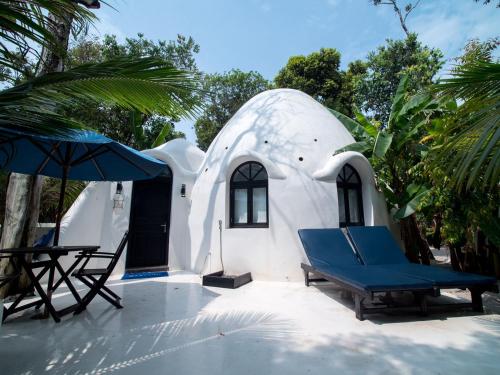 View, Moonlight Resort in Saracen Bay