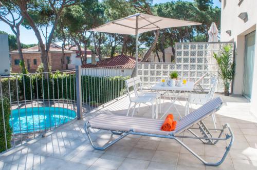 Apartment with Pool View 