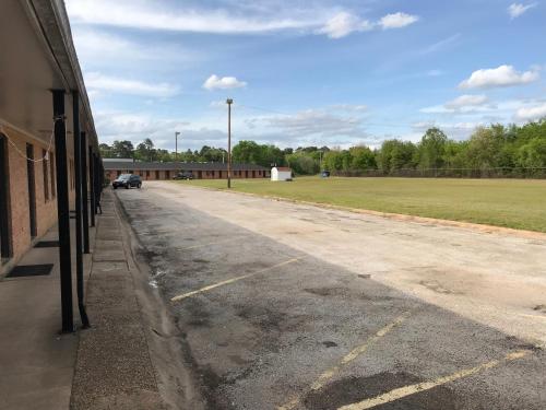 Budget Inn – Henderson, TX