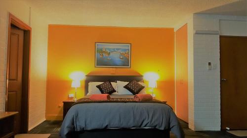 New Olympic Motel Set in a prime location of Lismore, New Olympic Motel puts everything the city has to offer just outside your doorstep. The hotel has everything you need for a comfortable stay. 24-hour front desk, ro