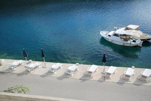 Apartments by the sea Pasadur Lastovo - 8386 - image 2