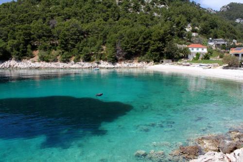 Seaside secluded apartments Cove Skozanje Hvar - 14899 - main image