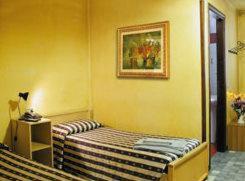 2 twin beds