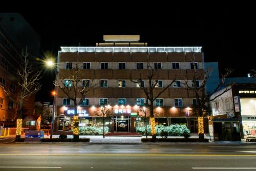 Gangneung Donga Hotel