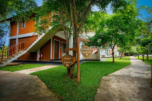 Elephas Resort