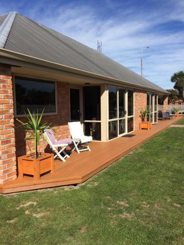 balkon/terras, Darfield Bel Air right on the main street in Darfield