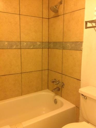 Houston Inn and Suites – Houston, TX
