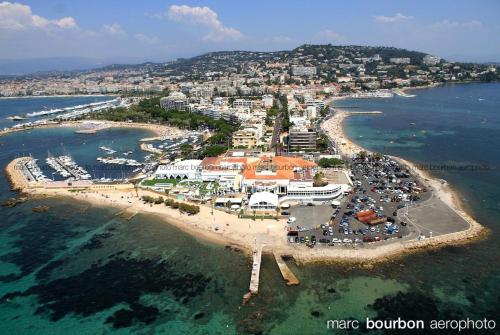 Bed & Breakfast Chambres d'hôtes COTTAGE BELLEVUE – Cannes, CT